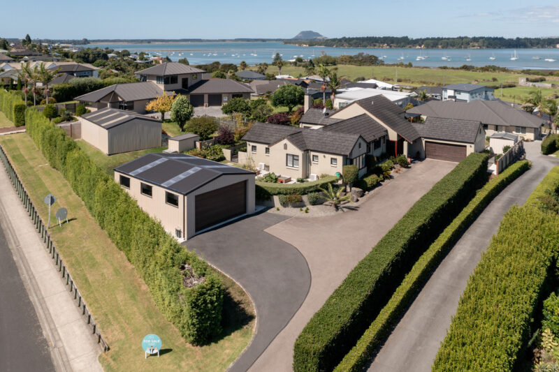 Executive, Expansive, Elevation