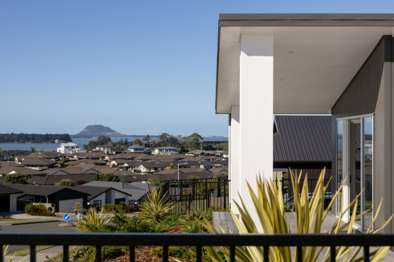 Contemporary Living with Harbour Views
