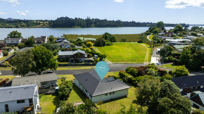 Peaceful Waterside Living in Katikati