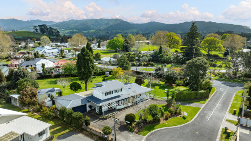 Charming Villa, Expansive Section