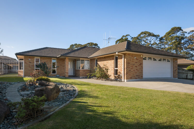 Effortless Living, Perfect Location!