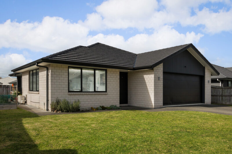 Smart Design, Ideal Location!