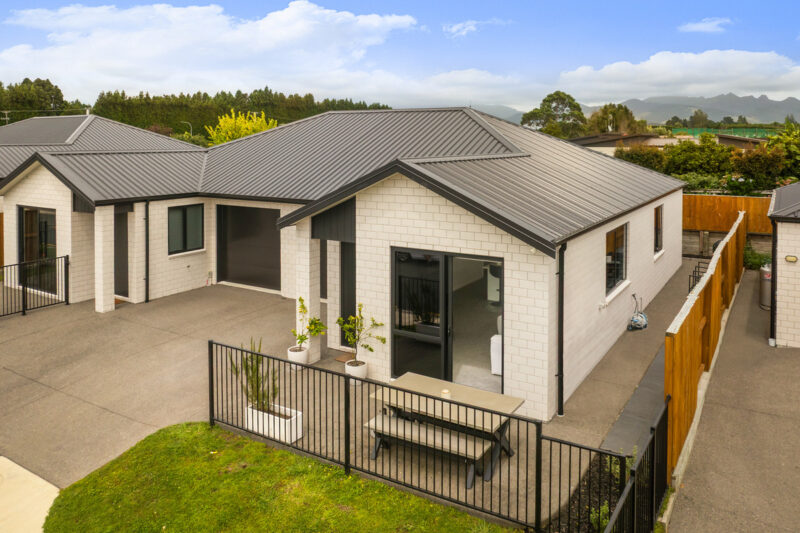 Smart Buying, Great Location!