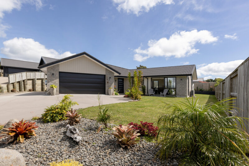 Move in Ready with Spacious Backyard